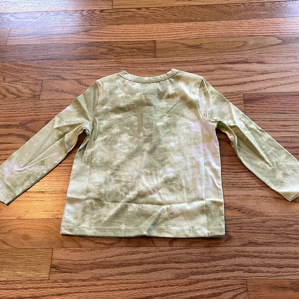🍁Old Navy Long Sleeve Tee - Picture 5 of 7